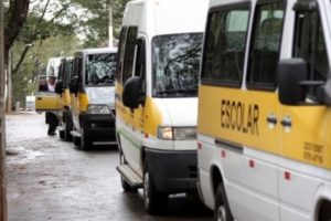 Empresas do transporte escolar relatam dificuldade para trabalhar com alto preço do óleo diesel