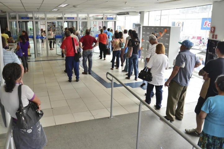 Clientes que não conseguem atendimento no banco podem acionar a ouvidoria da instituição