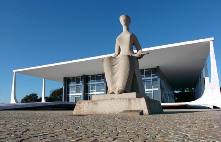 Prisão domiciliar à presos com filhos pequenos é um problema, diz promotor a imagem mostra a sede do STF