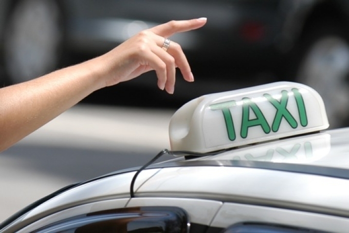 Taxistas buscam alternativas para driblar constantes aumentos da gasolina