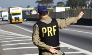 PRF orienta que motoristas optem por horários alternativos para viajar com tranquilidade