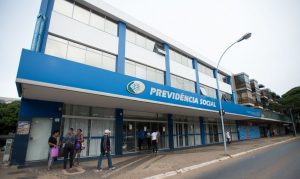 Advogada aprova a prorrogação da antecipação do auxílio-doença Agência do INSS vista do lado de fora