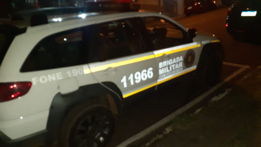 2° Esquadrão da BM prende homem descumprindo prisão domiciliar e furtando em Passo Fundo