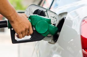 Gasolina deve ficar próximo de R$ 5,00 em Passo Fundo após nova queda
