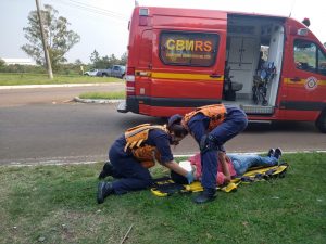 Ciclista é atropelada no trevo da AABB/BR-285 na Vera Cruz