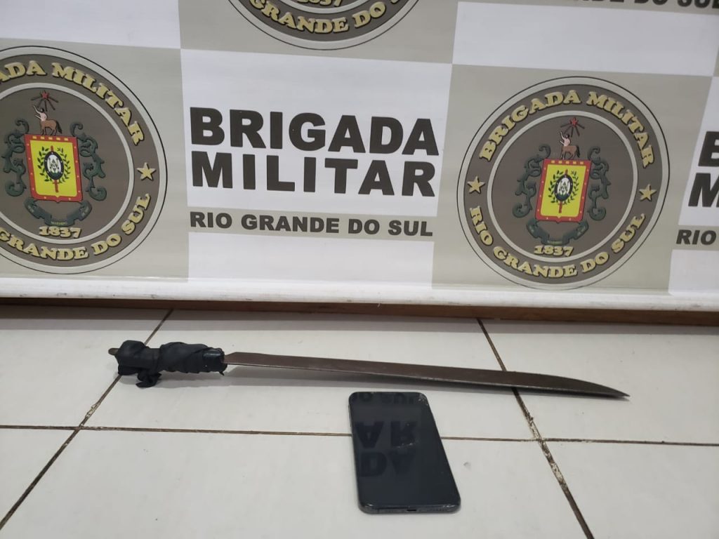 Polícia prende homem com celular furtado