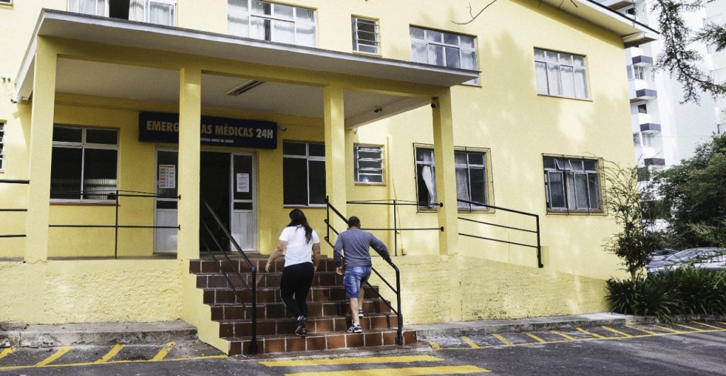 Emergência do Hospital de Clínicas vai atender somente casos graves na primeira quinzena de setembro