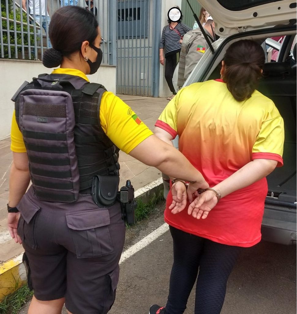 mulher é presa por furtos na área central de Passo Fundo