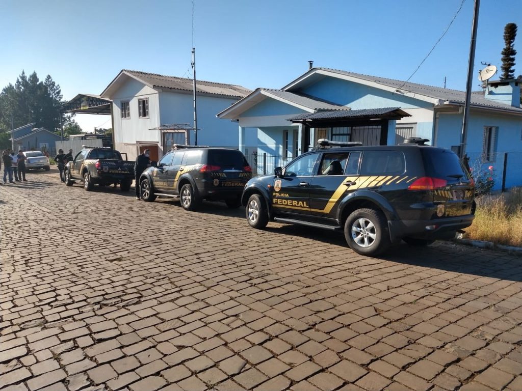 Operação da Polícia Federal deflagra operação para reprimir contrabando de cigarro