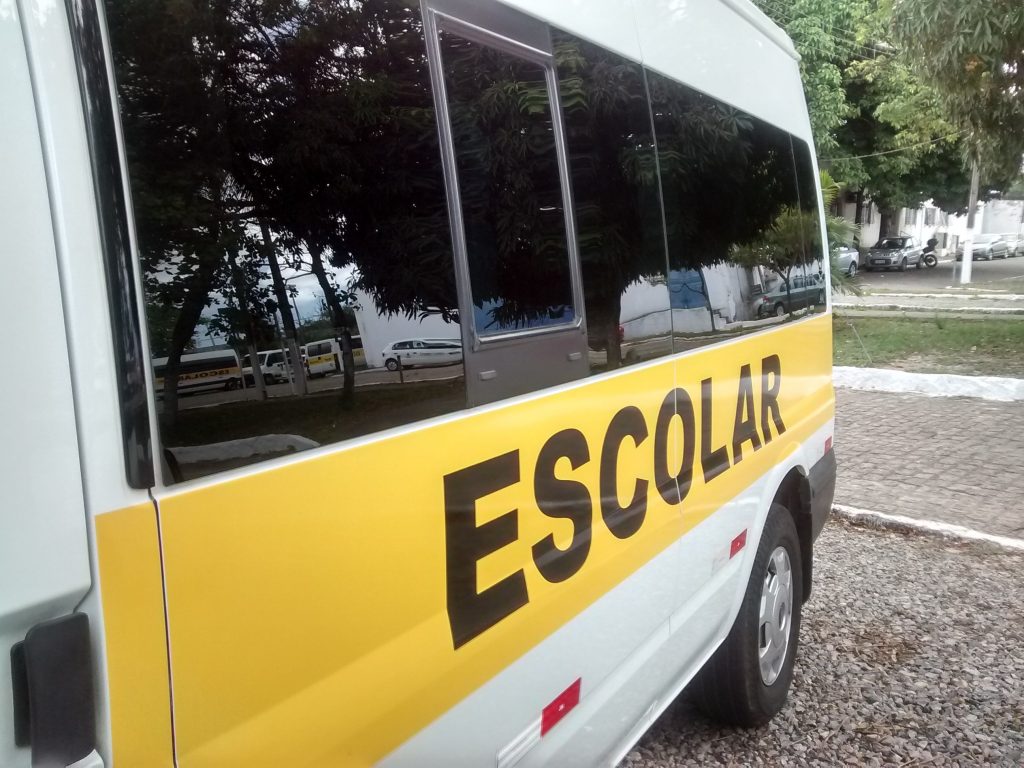 Alunos e comunidade de São Roque sem transporte: prefeitura alega que empresa desistiu do contrato