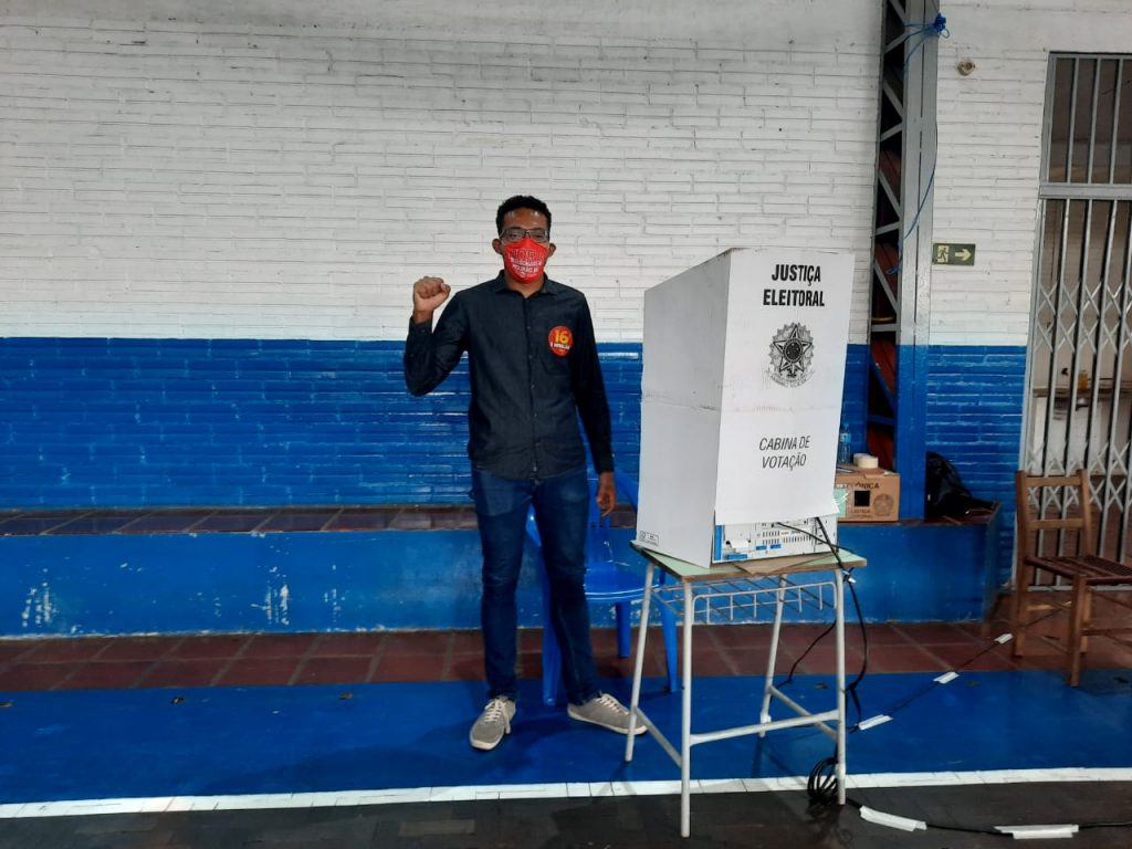 Quinto candidato a votar, Arthur bispo diz que luta continua mesmo após eleições