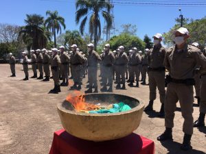 Cerimônia da queima da bandeira chama atenção para resgate do patriotismo