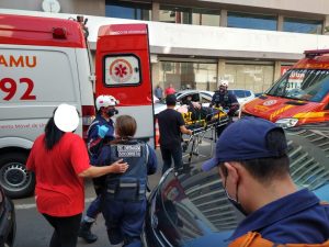 Motoristas podem ligar informando passagem a ambulâncias para evitar multas