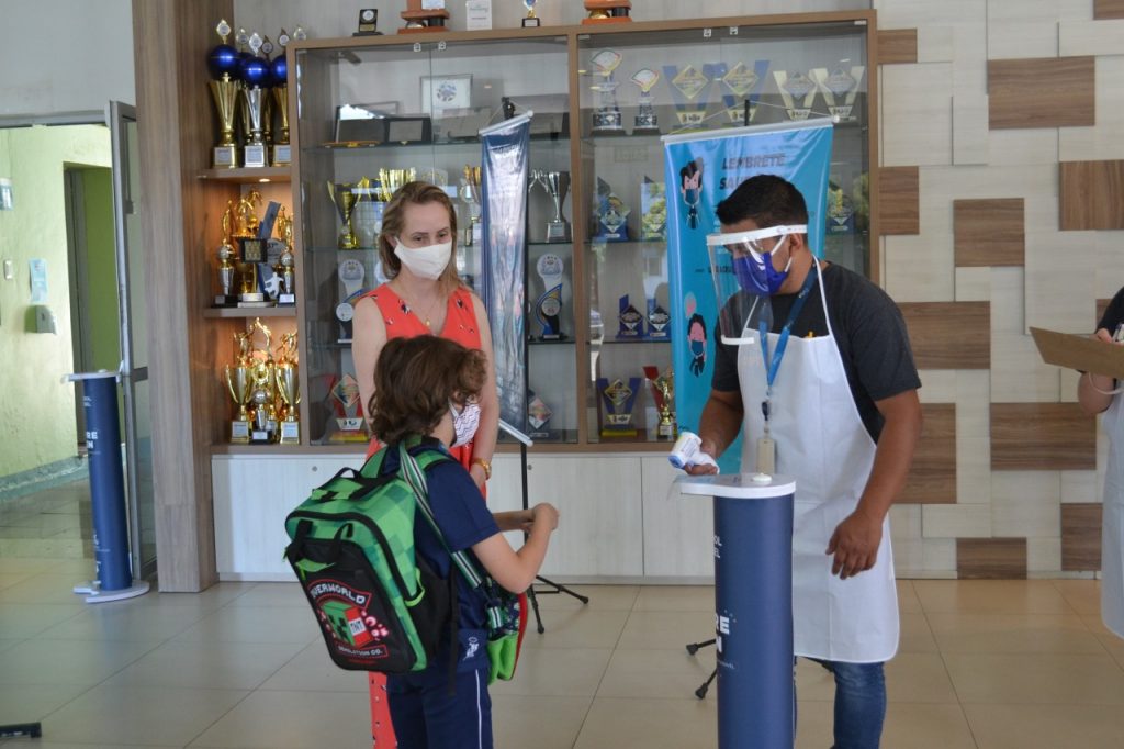 Apenas duas escolas particulares retornam as atividades presenciais em Passo Fundo a imagem mostra o retorno das aulas no Colégio Marista Conceição