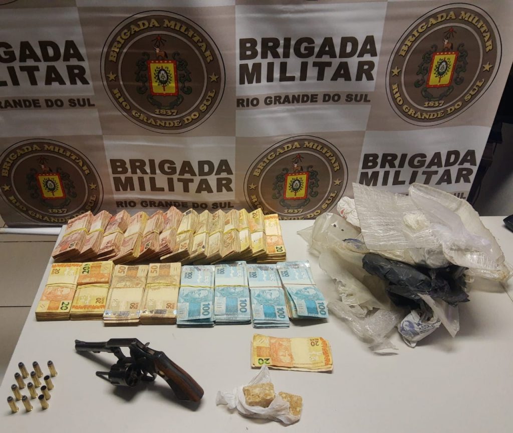 BM prende homem por tráfico de drogas e apreende mais de R$ 60 mil em dinheiro no bairro Petrópolis