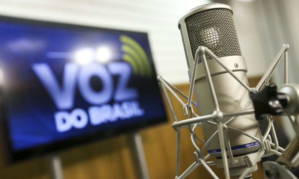 Autorizada flexibilização ou dispensa da Voz do Brasil para futebol