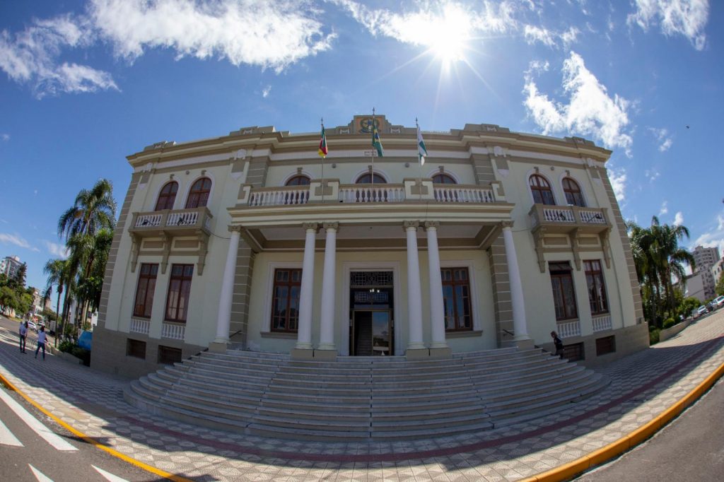 Prefeito de Erechim revoga decreto que determinava toque de recolher