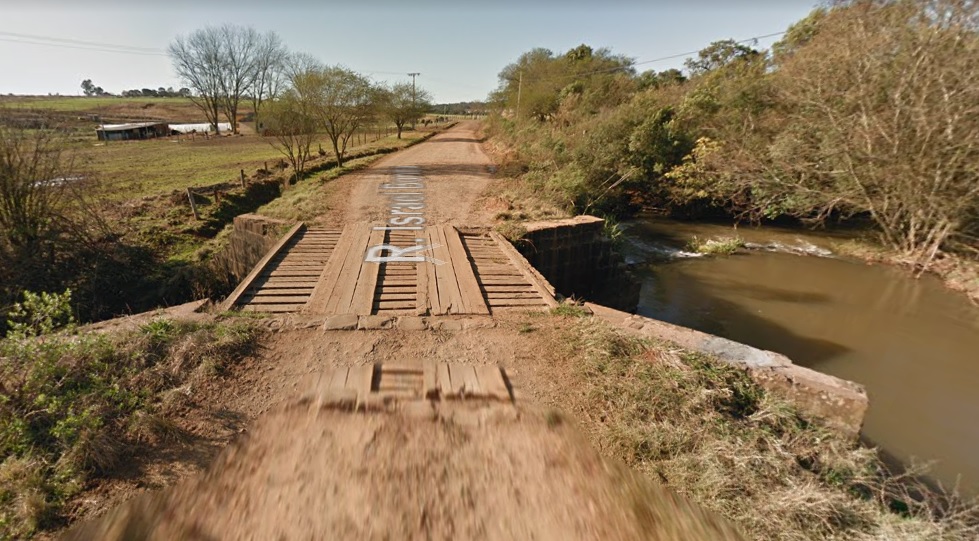 Nova ponte facilitará acesso ao interior pelo bairro Integração a imagem mostra a ponte existente no local