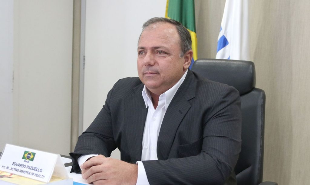 Volume de vacinas ainda é insuficiente para atender o Brasil, diz ministro