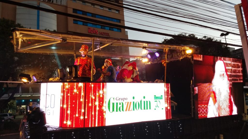 Caravana Natal Mais Feliz Grazziotin encanta as ruas de Passo Fundo