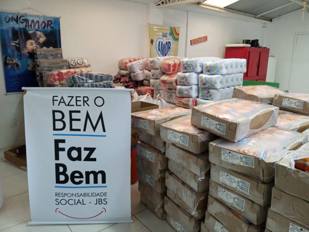 JBS Seara Unidade Passo Fundo doa alimentos para Ong Amor