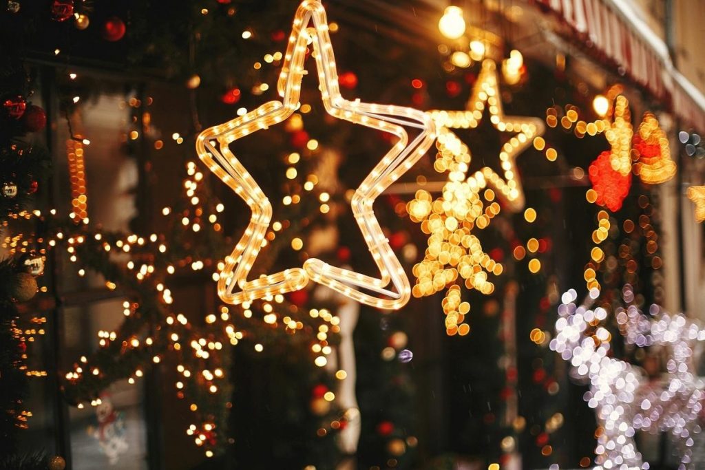 Bombeiros alertam para cuidados com enfeites de natal a imagem mostra enfeites natalinos