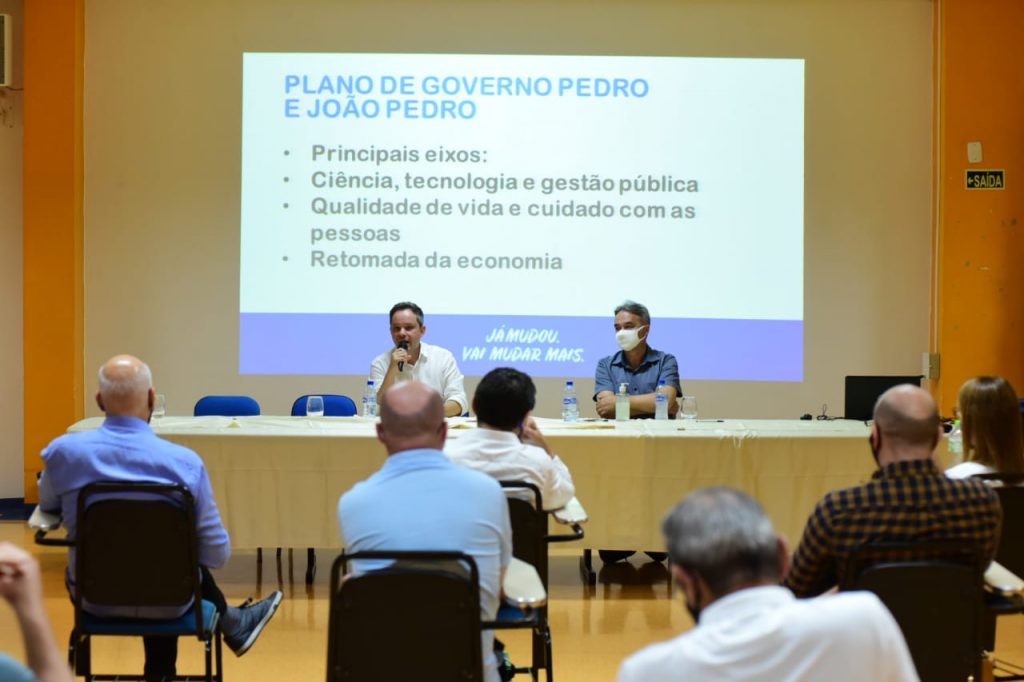 Prefeito eleito de Passo Fundo realiza primeira reunião com secretariado