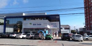 Rede de Farmácias São João inaugura primeiro sistema Drive Thru do Sul em Passo Fundo