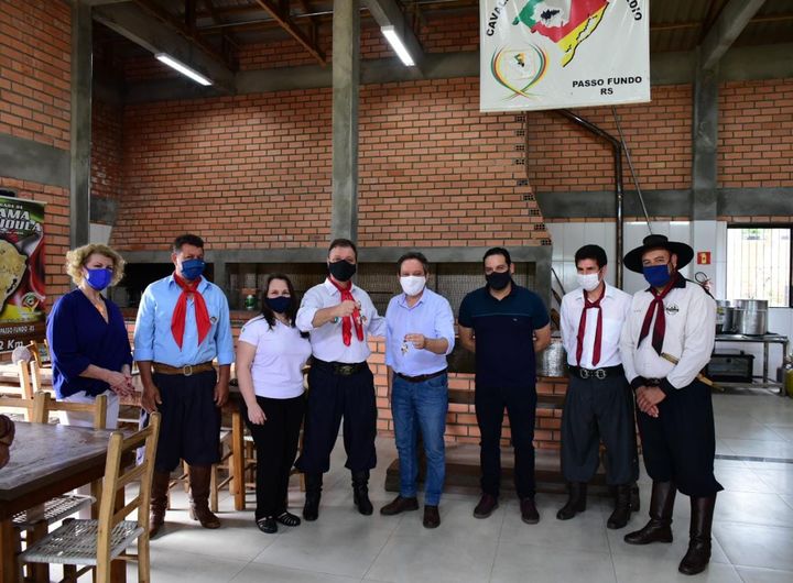 Grupo Cultural e Tradicionalista Cavaleiros do Planalto Médio recebe nova sede