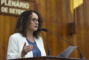 Deputada propõe sistema de transparência para impedir “fura-fila” da vacinação