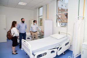 Prefeito confere obras do Hospital Municipal e determina prioridade nas áreas de atendimento à comunidade