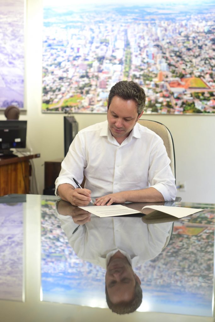 Combate ao coronavírus deve ser sensível à saúde e economia ao mesmo tempo, avalia Pedro Almeida