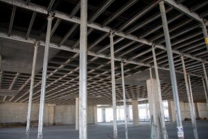 Uso de escoras metálicas na construção civil tem reduzido impactos no meio ambiente