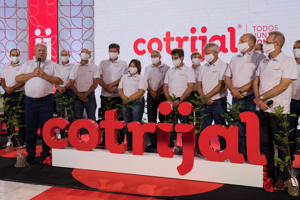 Cotrijal renova marca de olho em novos negócios