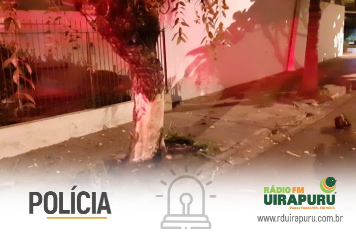 Condutor fica gravemente ferido após perder controle de veículo na Vila Vergueiro