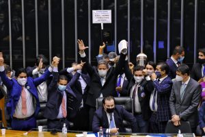 Com 302 votos e apoiado por Bolsonaro, Arthur Lira é eleito presidente da Câmara dos Deputados