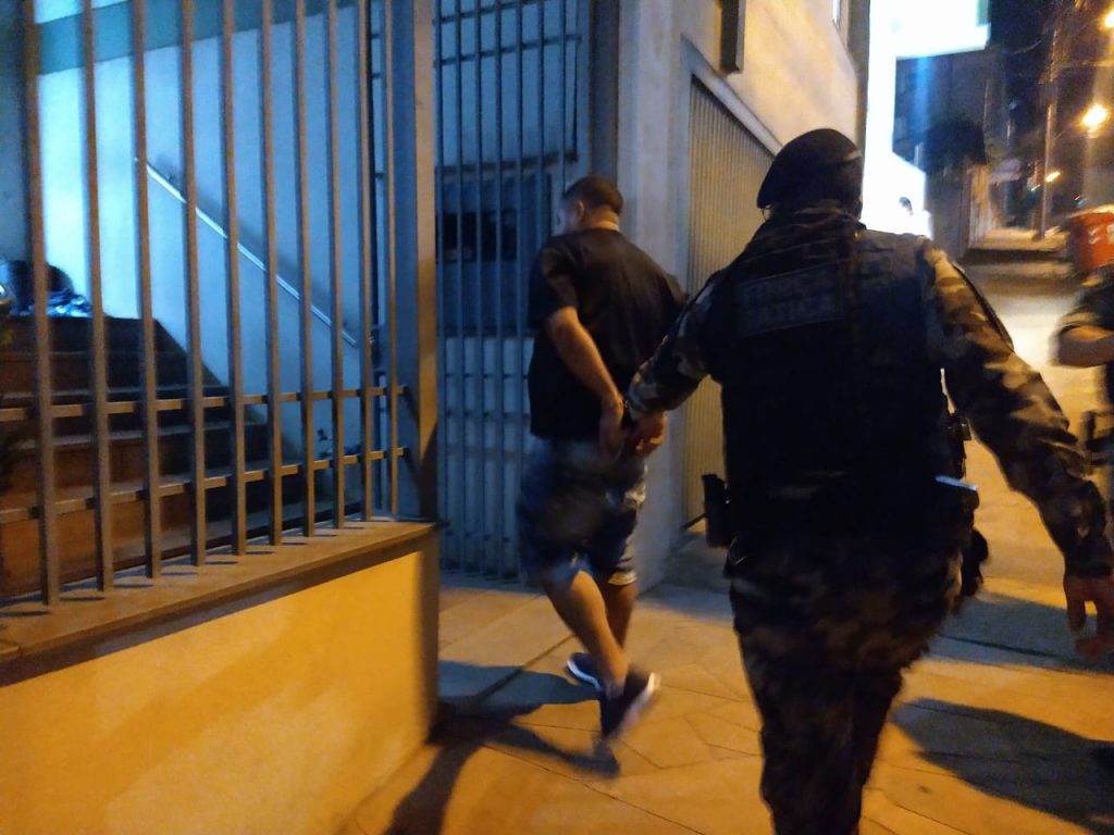 Força Tática prende foragido da Justiça no bairro Zachia