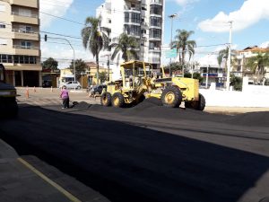 Iniciam as obras do projeto de asfaltamento da rua Minas Gerais