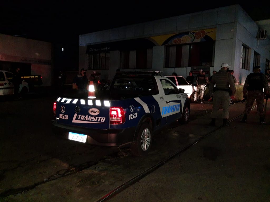 "Manter a circulação normal agora significa pessoas morrerem nos corredores dos hospitais", diz presidente da Famurs