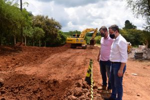 Prefeitura inicia obra de pavimentação da rua Israel Bonna