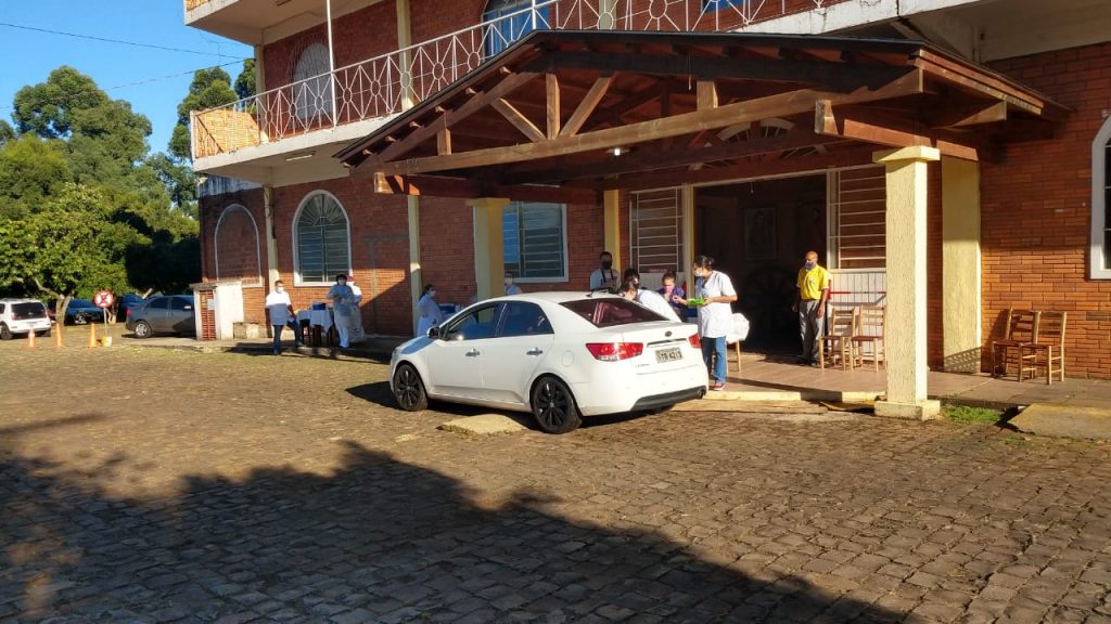 Vacinação contra a covid-19 é retomada em Passo Fundo