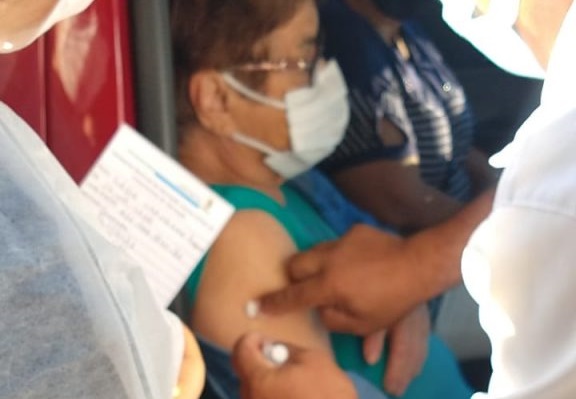 Vacinação contra a covid-19 é retomada em Passo Fundo
