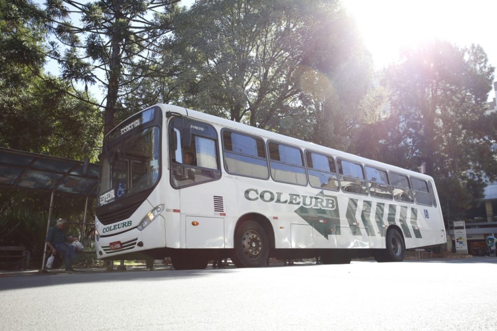 Coleurb segue decreto estadual e opera com lotação máxima de passageiros sentados