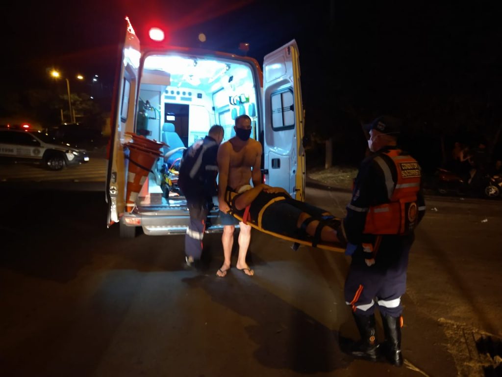 Colisão frontal entre duas motos deixa quatro feridos na Vera Cruz