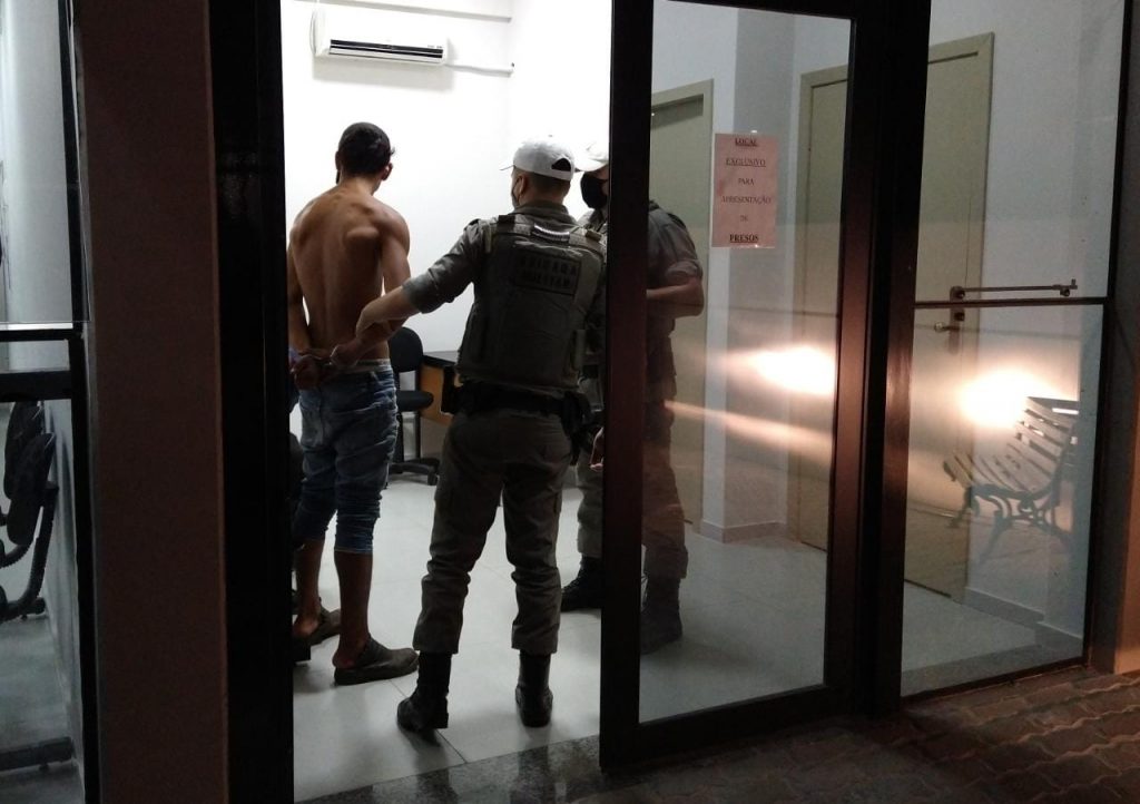 BM prende homem por furtar refletor de led na Santa Rita