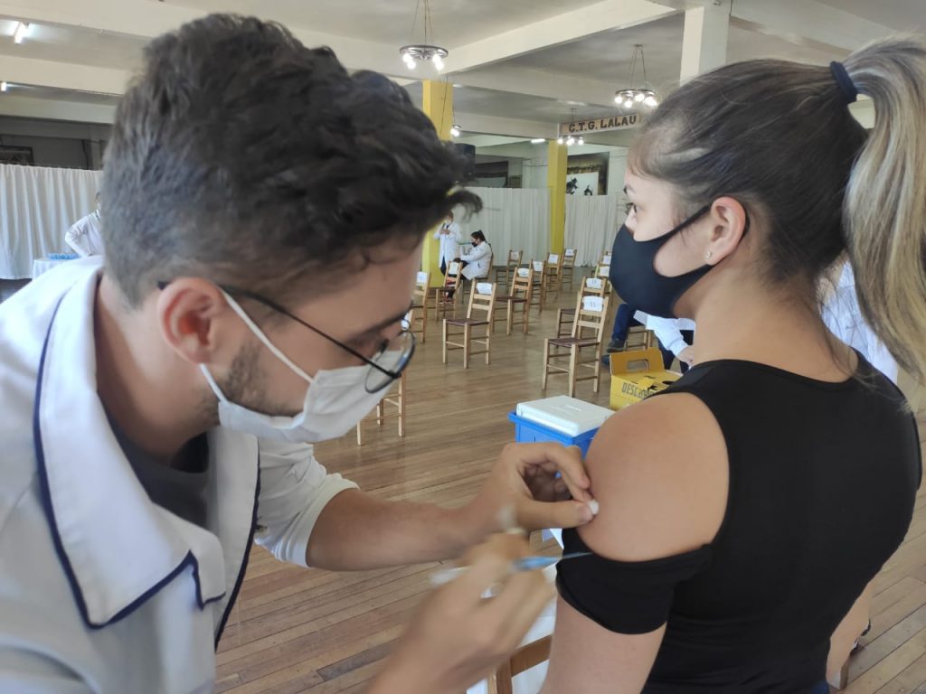 Vacinação em Passo Fundo é retomada nesta sexta-feira: confira o cronograma