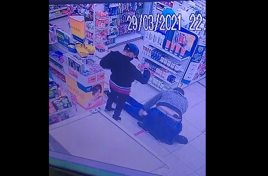 Farmácia é assaltada e funcionários agredidos no Centro de Passo Fundo