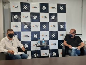 Pesquisa da CDL aponta que 46% das empresas vão demitir e 8% fechar se restrições continuarem