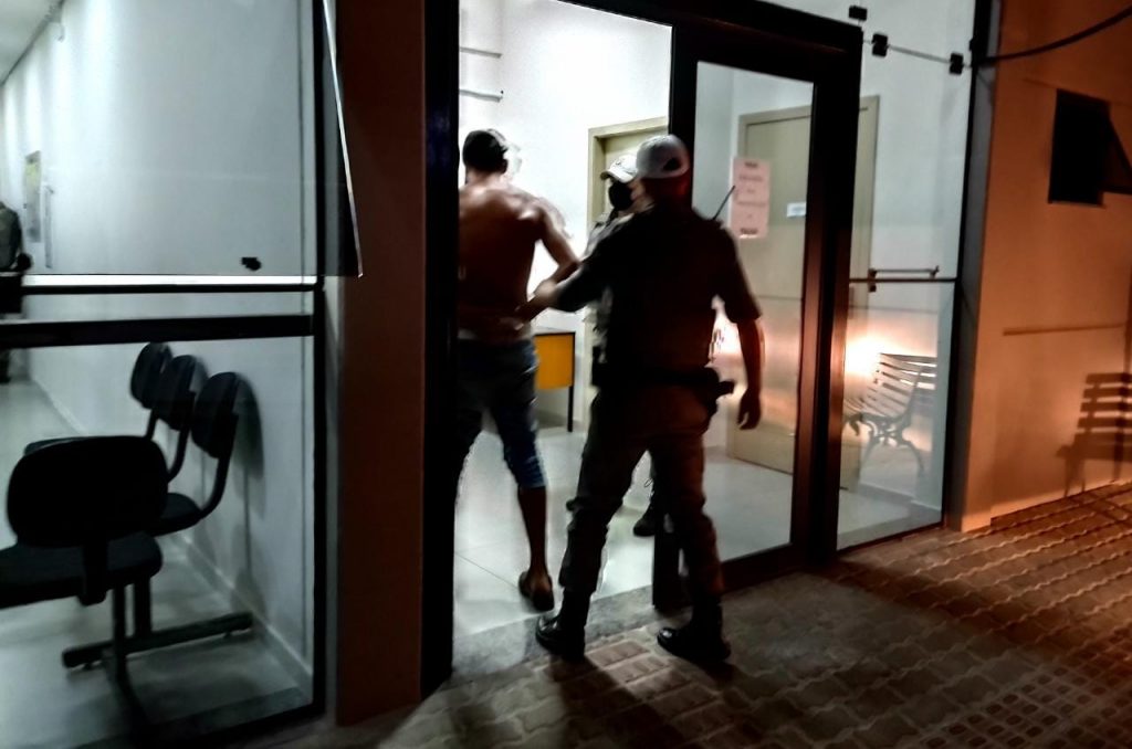 BM prende homem por furtar refletor de led na Santa Rita