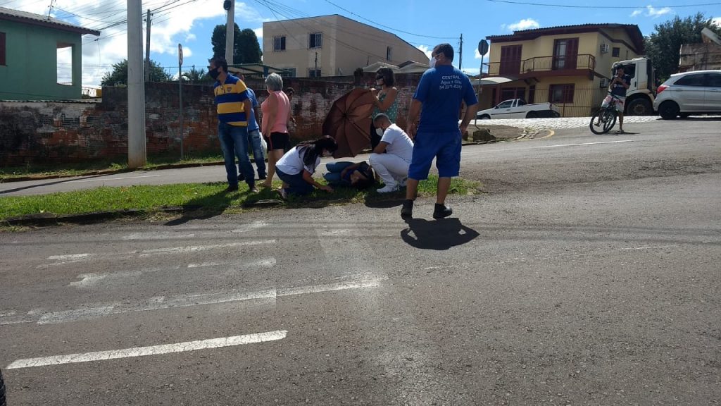 Jovem de 17 anos é atropelada e condutor foge sem prestar socorro no bairro Vera Cruz